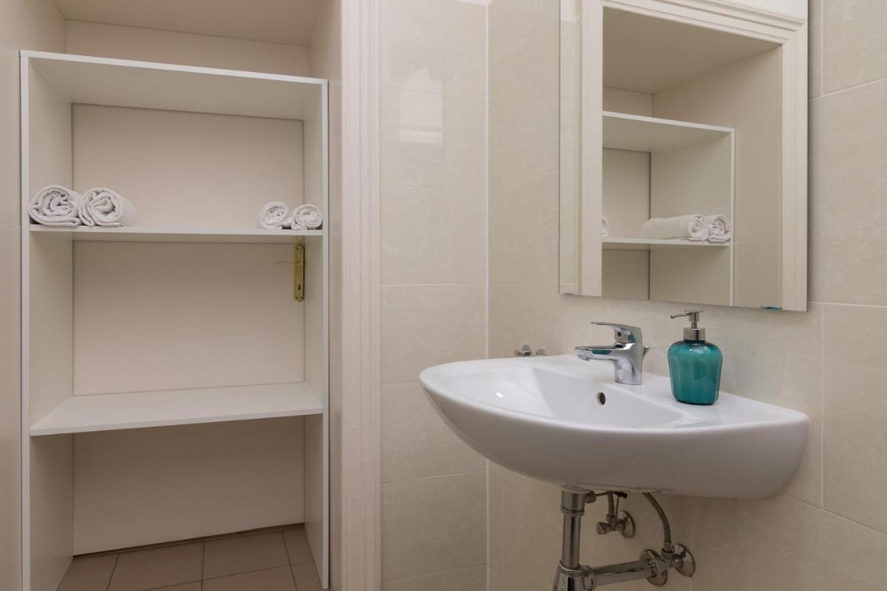 Spacious 2 Bedrooms Apartment In 4Th District Near Karlskirche Viena Exterior foto
