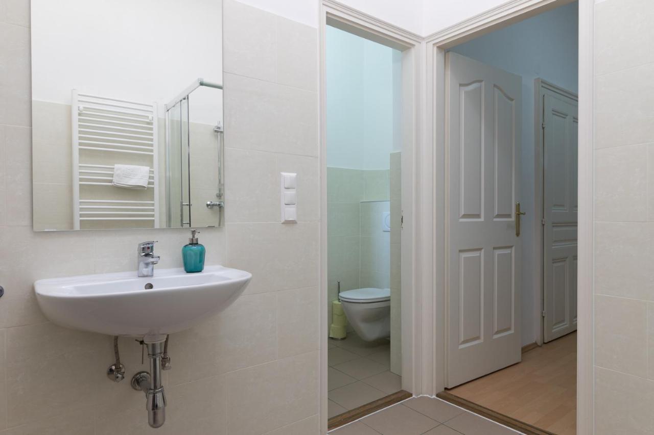 Spacious 2 Bedrooms Apartment In 4Th District Near Karlskirche Viena Exterior foto